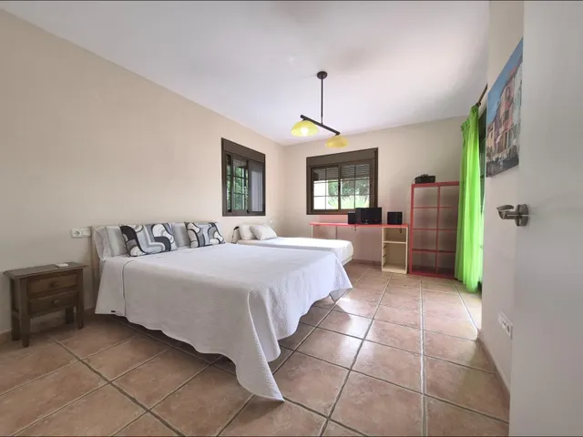 Exclusiva villa independiente reformada en el pinar, Torremolinos — 12