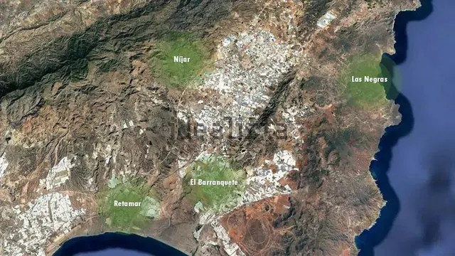 Terreno en venta en Las Palmeras - foto 5
