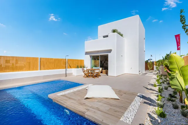 VILLA DE OBRA NUEVA EN LOS ALCÁZARES CON VISTAS AL MAR MENOR - foto 2