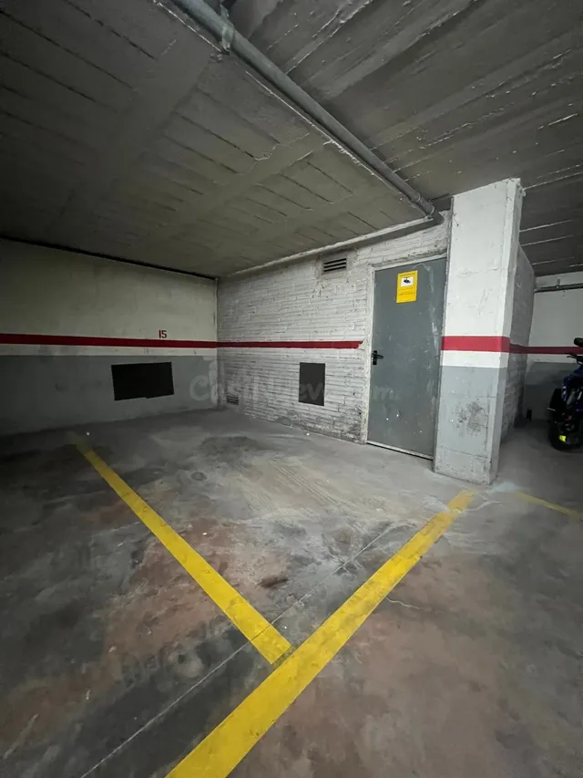 Alquiler  de trastero con plaza de parking — 3
