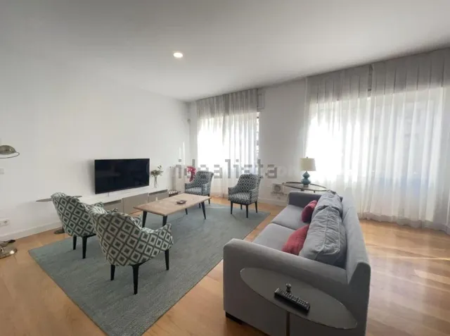 Piso 3 habitaciones 165m² en alquiler - Eixample - foto 2