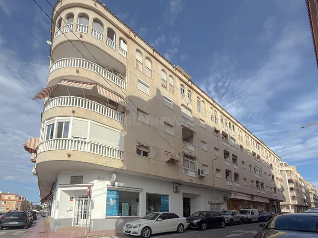 ¡Acequion! Magnifico apartamento con terraza cómoda y vistas laterales al mar + Piscina comunitaria a 220 metros de la playa — 3
