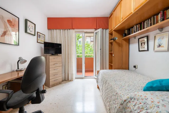 Amplia vivienda centrica en una de las mejores zonas de Almeria — 6