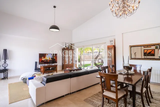 Casa exclusiva con piscina en la Urbanización Torre en Conil - foto 4