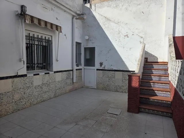 CASA ADOSADA EN CASTILLEJA DE LA CUESTA - foto 5