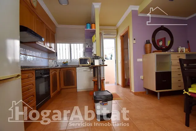 CHALET PAREADO CON TERRAZA Y GARAJE JUNTO A LA PLAYA — 14
