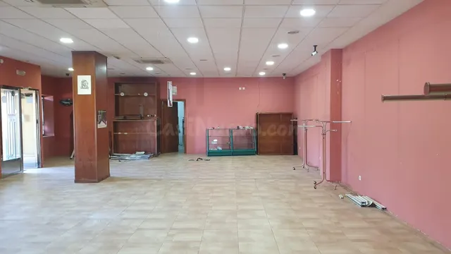 Magnifico local comercial en el nuevo Cáceres!!!
