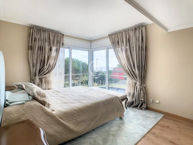 Preciosa casa de lujo en venta con vistas al mar y piscina en Calella — 10