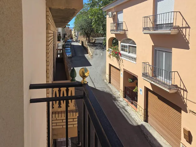CASA CON GARAJE EN EL CENTRO DE LANJARÓN — 9