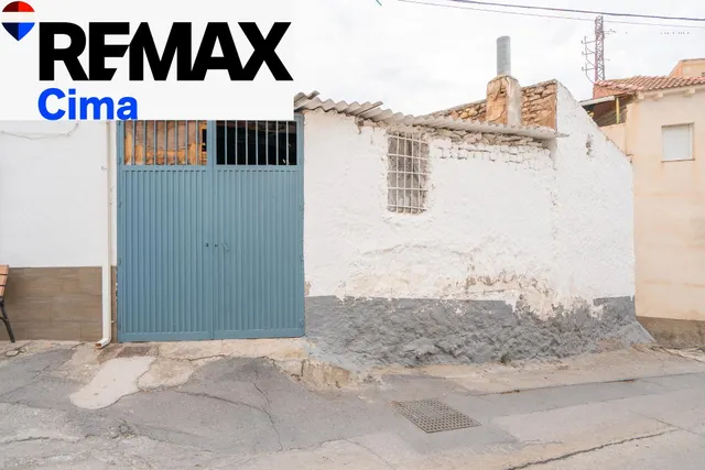 CASA CON PATIO, ALMACÉN Y PLANTA BAJA COMPLETA EN ZÚJAR — 13