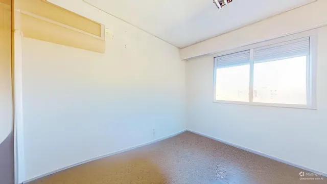 EXCELENTE ZONA, PISO TOTALMENTE EXTERIOR CON LA MEJOR ORIENTACION- ESTE, MUY LUMINOSO, 7º PISO, BUENA FINCA CARAVISTA. — 40
