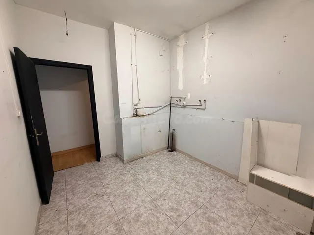 Oportunidad de Inversión Estratégica en Jaén: Local Comercia - foto 5