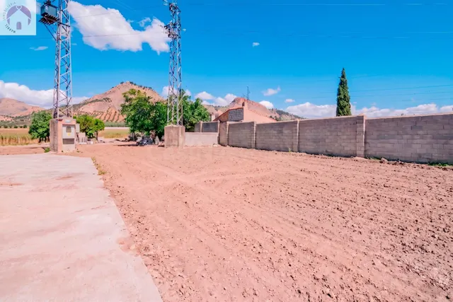Finca en Atarfe con dos naves y cobertizo — 29