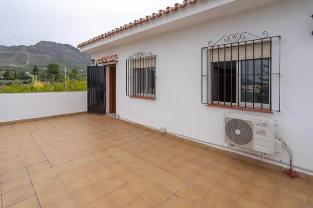 Exclusivo Chalet en Alhaurín el Grande con Piscina y Amplias Vistas — 29