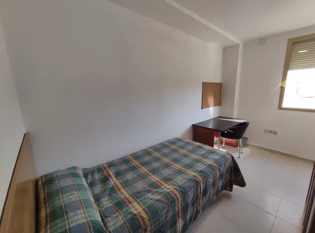 Piso de 6 dormitorios y 2 baños compartidos para estudiantes en zona CEU Cardenal Herrera de San Jos — 20