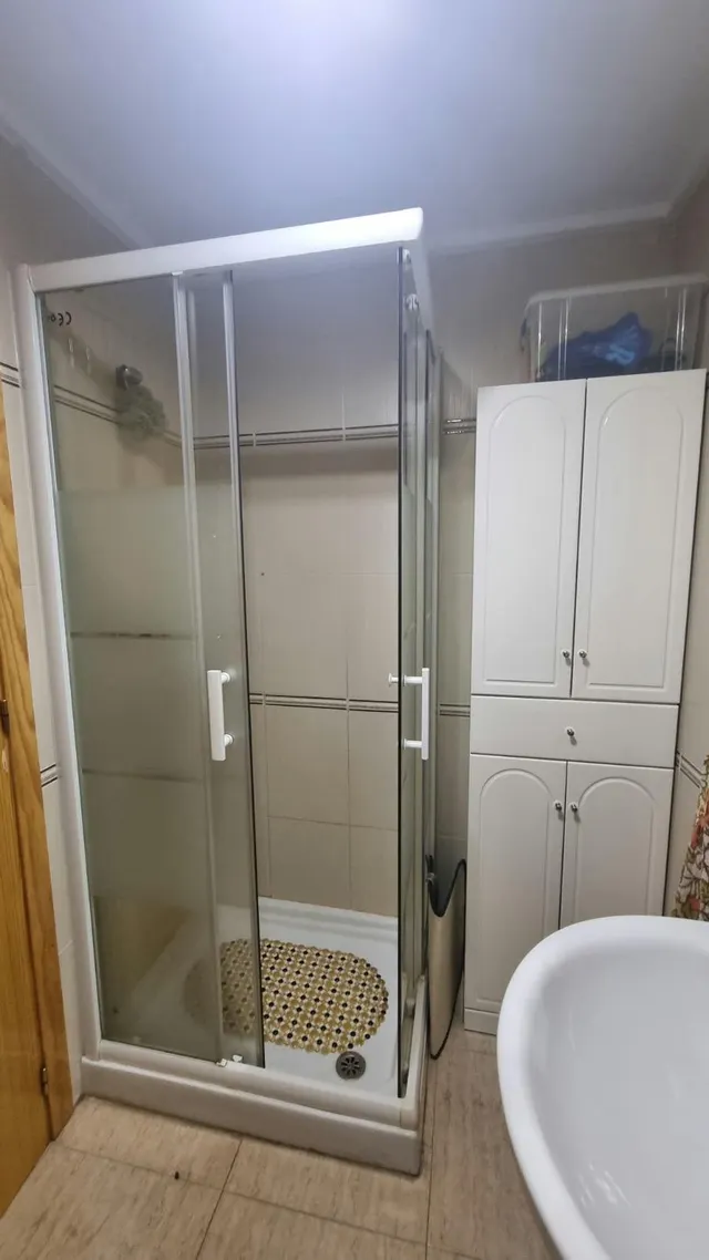 Apartamento de 2 dormitorios a 700 m. del mar, con piscina comunitaria y garaje - zona Torrevieja - — 9