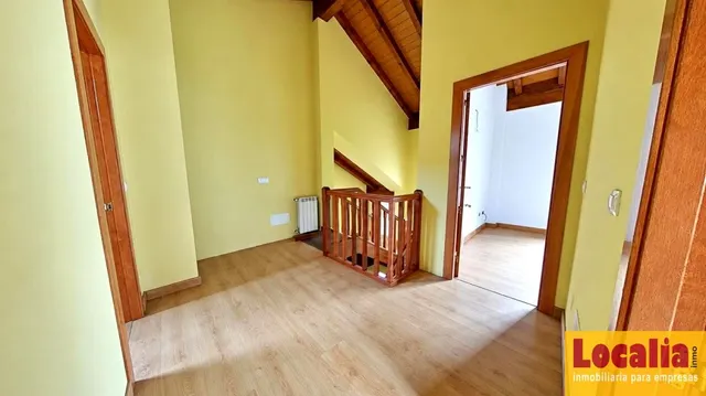 Chalet: amplitud, luz y carácter junto a la costa cántabra — 32