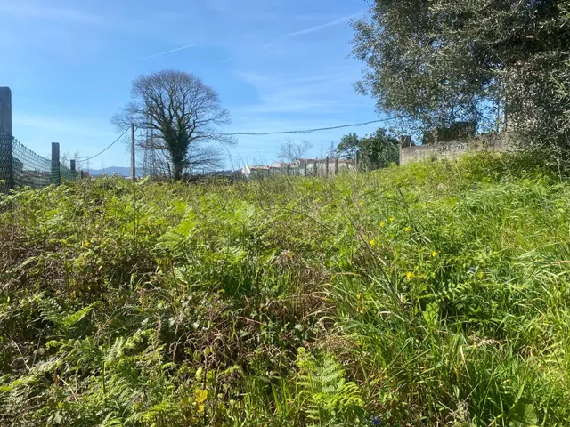 Oportunidad Única: Terreno Urbano en Caldas de Reis, Galicia - foto 2