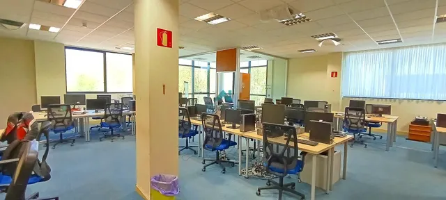 Se alquila oficina en Vitoria — 13