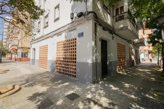 APARTAMENTO TURÍSTICO CALLE JUAN PEDRO NÚÑEZ 8,A - AV. BLASCO IBÁÑEZ — 19