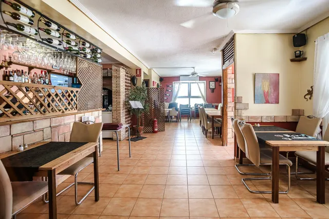 Local comercial en venta - La veleta — 7