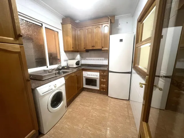 ¡alquiler de larga duración en Torrevieja! amplio y luminoso apartamento de 2 dormitorios en calle caballero de rodas — 20