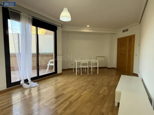INMOBILIARIA ARBETETA ALQUILA PISO DE DOS DORMITORIOS EN VAL - foto 3