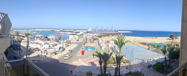 APARTAMENTO EXCLUSIVO EN PRIMERA LÍNEA DE PLAYA EN EL PASEO 