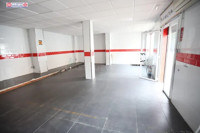 LOCAL COMERCIAL EN ESQUINA CON 115 m2 CONSTRUIDOS, UBICADO M - foto 4