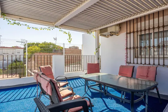 Chalet adosado en Calle Carmona, Tiro de Línea, Sevilla — 46