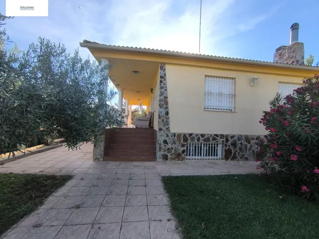 Exclusivo Chalet Seminuevo en Albacete con Amplias Instalaciones de Lujo — 18