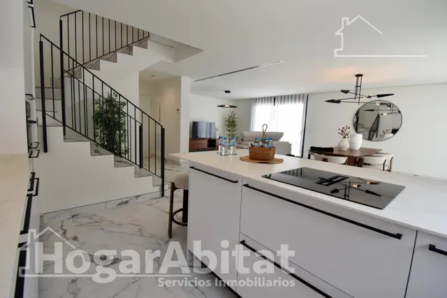 CHALET NUEVO CON PISCINA, GARAJE Y TERRAZA — 16