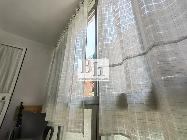 OPORTUNIDAD !!! EN VENTA PISO EN LA PAZ. — 28