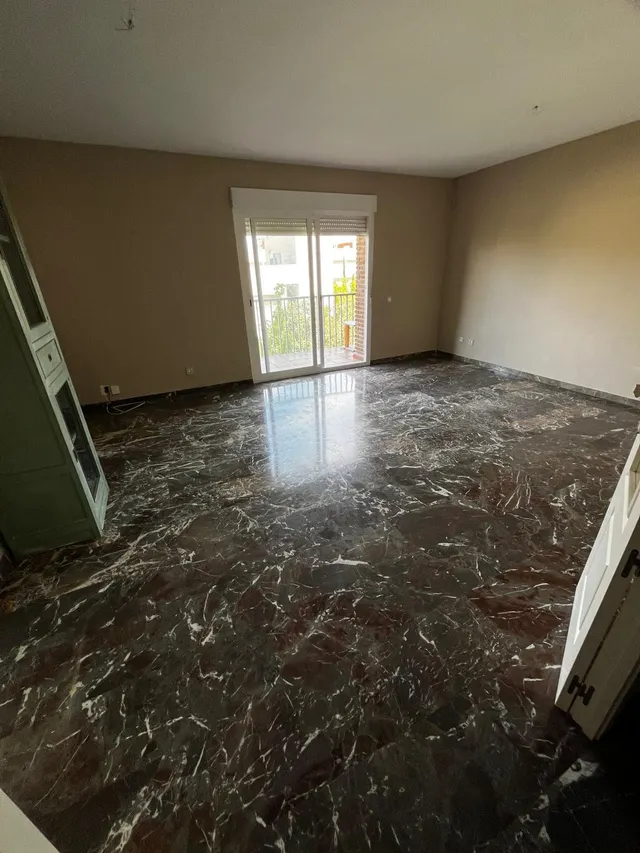 Amplio Piso Reformado en Zona Colón - foto 3