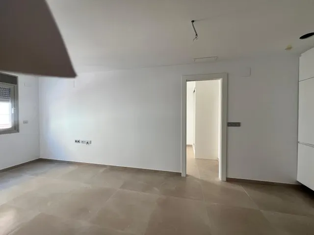Para estrenar en el centro de Torrevieja, a estrenar! 🏡✨ — 10