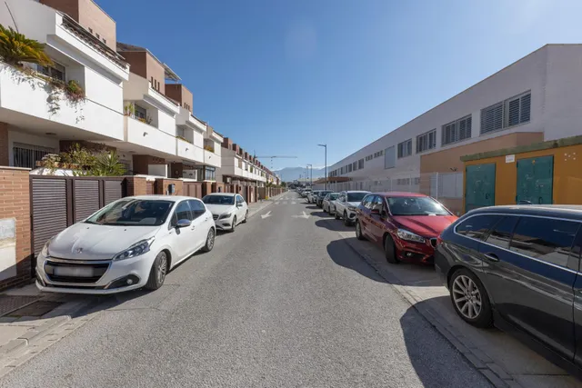 Casa Unifamiliar en Churriana de la Vega — 45