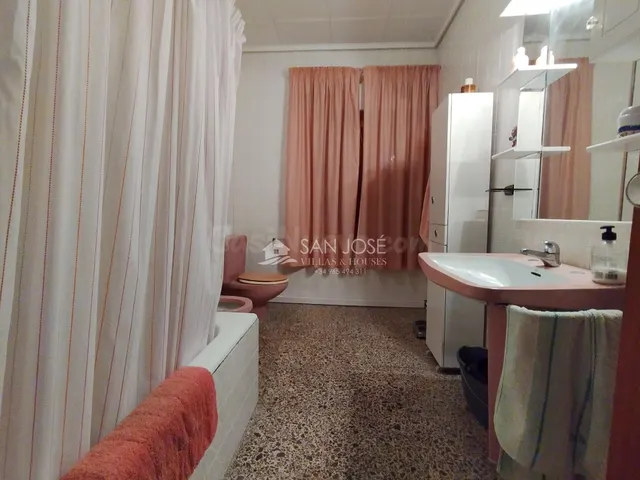 SE VENDE CHALET EN PARCELA URBANA EN LA ROMANA — 4