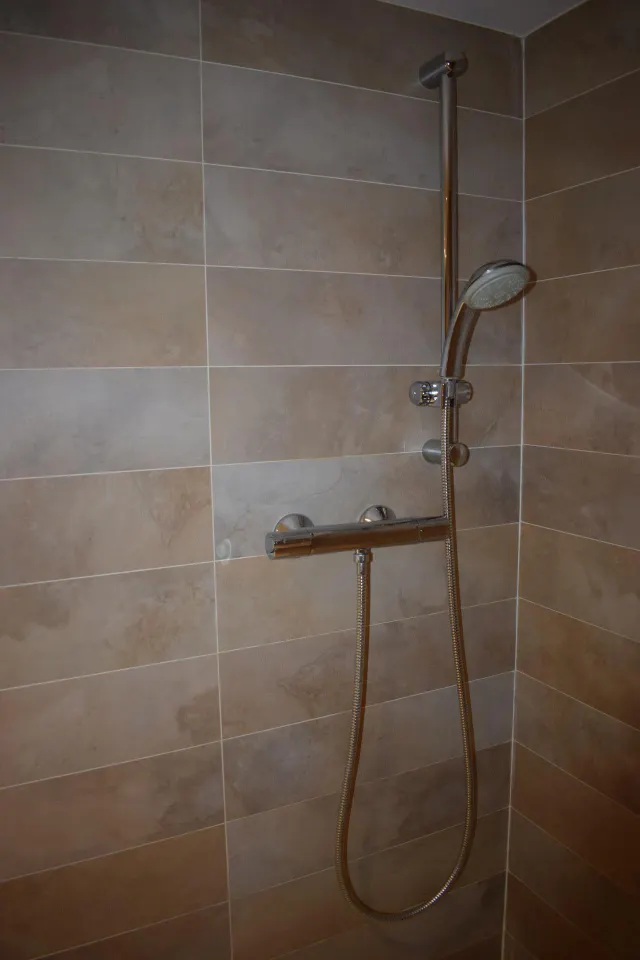 VENTA VIVIENDA CON INQUILINO NO SE PUEDE PASAR VISITAS — 27
