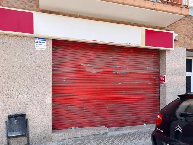 Excelente local en C/ Alcalde Marian Fonts, La Canonja, Tarragona. — 3