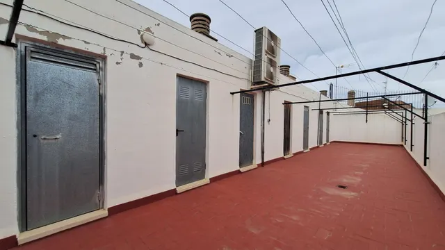 Piso SIN AMUEBLAR de 4 dormitorios, dos baños y plaza de garaje en la Calle Puerta Nueva — 30