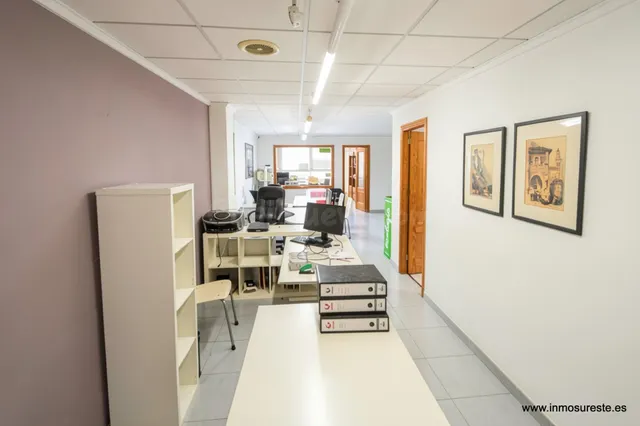 ¡Novedad! Venta de entresuelo, zona Reyes Católicos, 146 m2 - foto 3