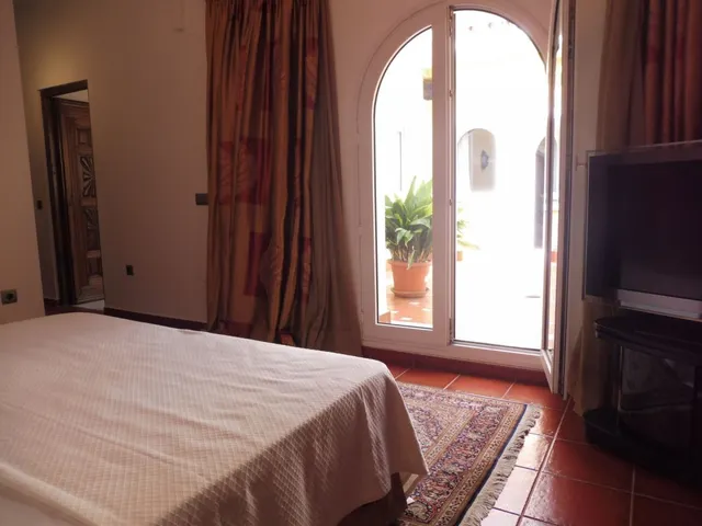 Villa de lujo junto a la playa y Puerto Marina — 17