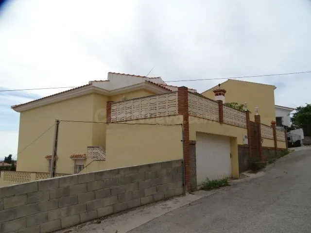 Casa-Chalet en Venta en Rincon De La Victoria Málaga - foto 3