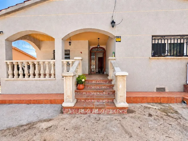 Casa independiente con piscina y 681 m2 de parcela en Mas Bo - foto 3