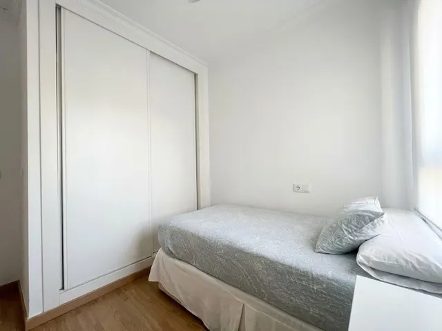 ¡amplia vivienda en pleno centro de Algeciras con plaza de garaje! — 17