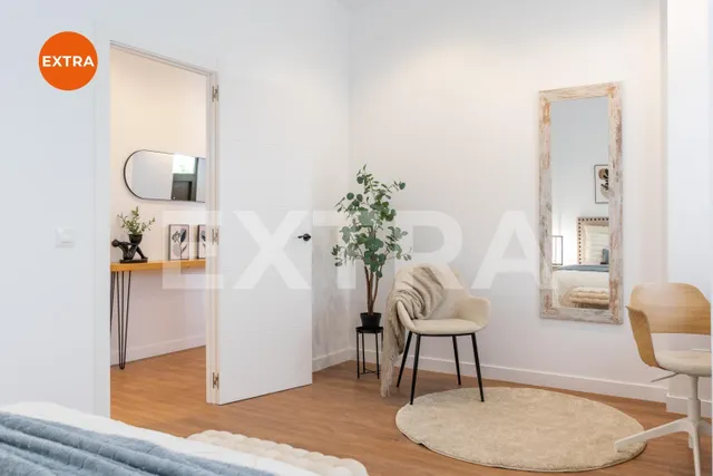 Amplio apartamento a estrenar, funcional y versátil, con zona de despacho, en una cuidada urbanización con piscina y jardines. — 13