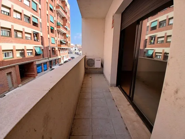 Amplio Piso con 3 habitaciones en Av. Catalunya — 8