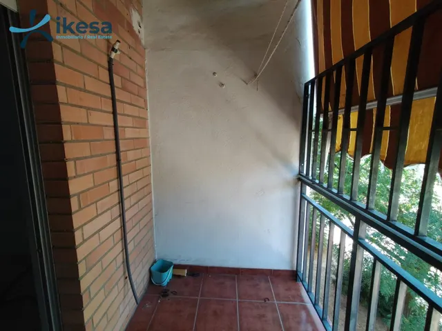 Piso ubicado en el edificio Villasol del Polígono Guadalquivir. — 14