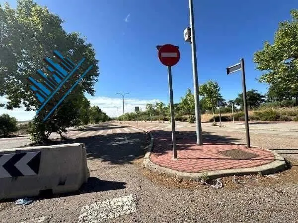 Parcela industrial de 10.627 m2 – Valdearenal Sur, Arroyomol - foto 4