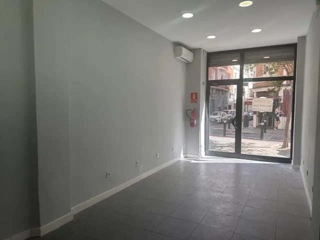 Local comercial 35m² en venta - Ciudad Jardin — 10